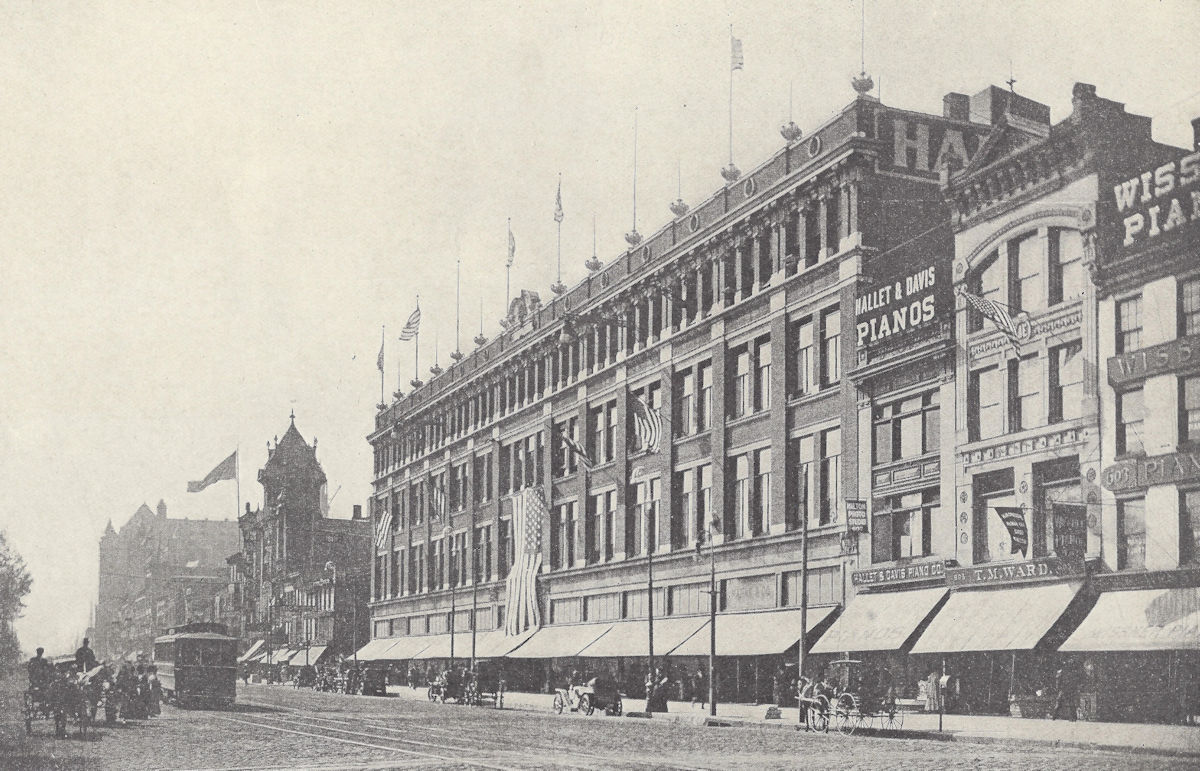 After the Hahnes Building
Photo from "The Truth About Newark Illustrated 1909-10"
