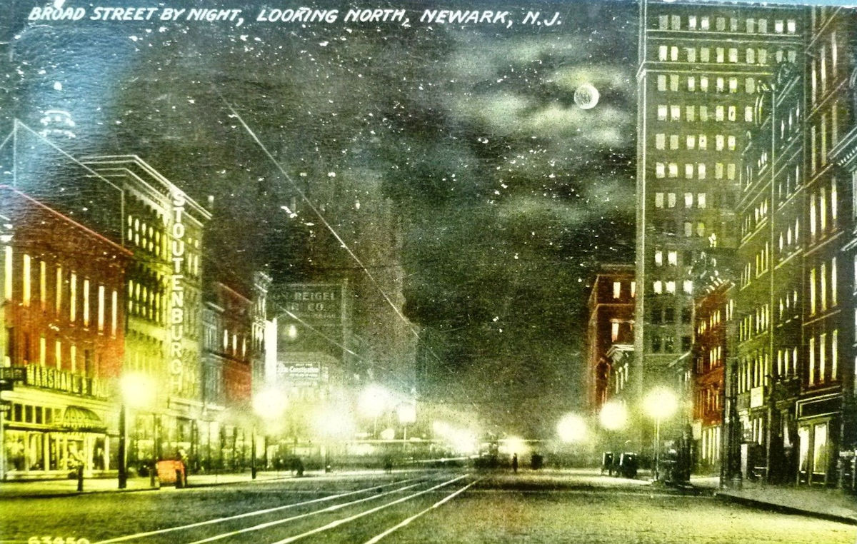 Tall Building on Right
Postcard
