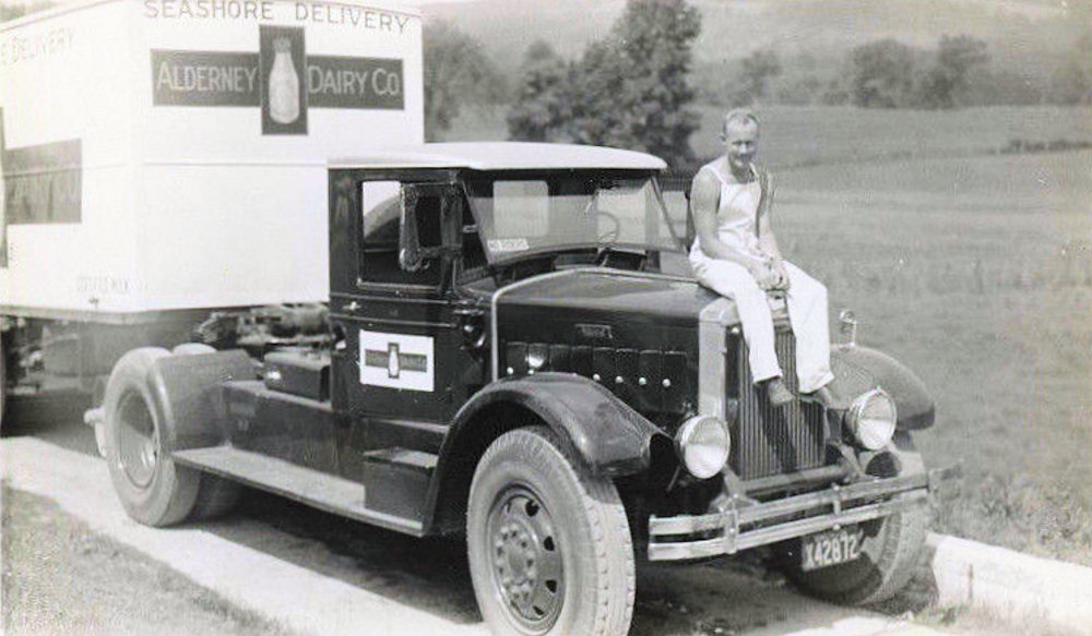 Delivery Truck
Postcard
