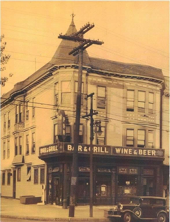 PON (Pride of Newark) Bar and Grill on Clinton and Hunterdon
Photo from Andrew Malekoff
Owned by my grandfather Harry Goldberger and then my father Izzy Malekoff
