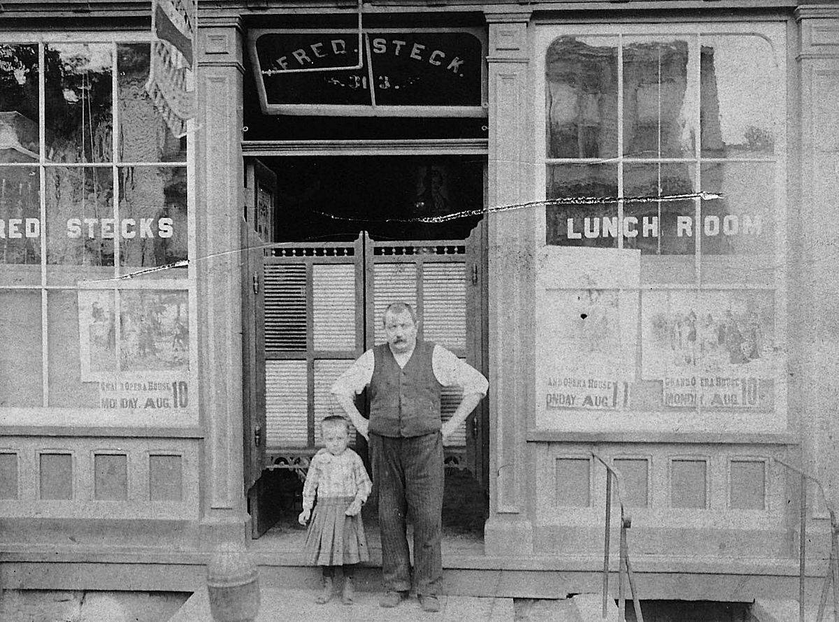 Fred Steck's Lunch Room at 313 Springfield Avenue (~1890)

Photo from Steve Borres
