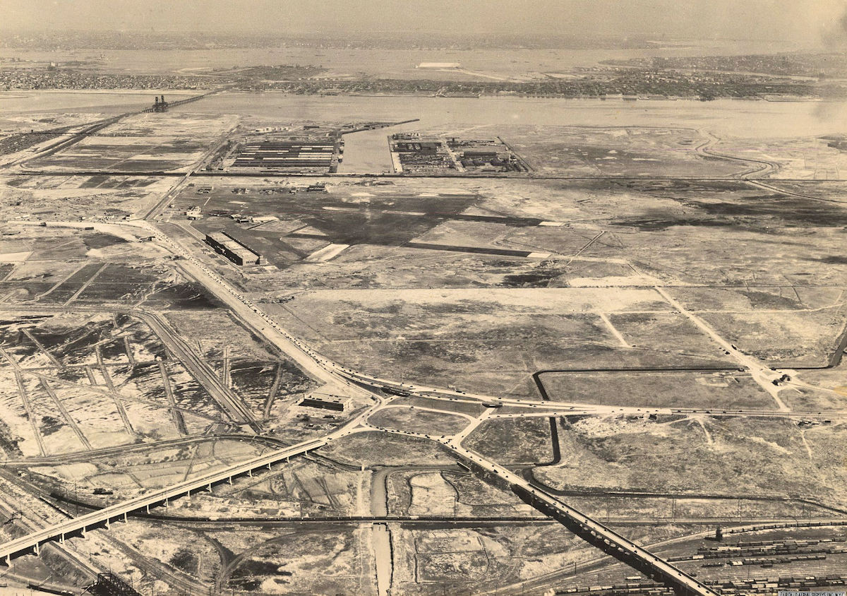 1940
Fairchild Aerial Surveys
