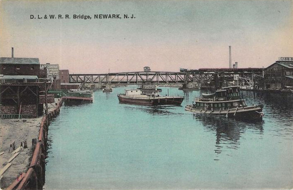 Double Deck Bridge
Postcard
