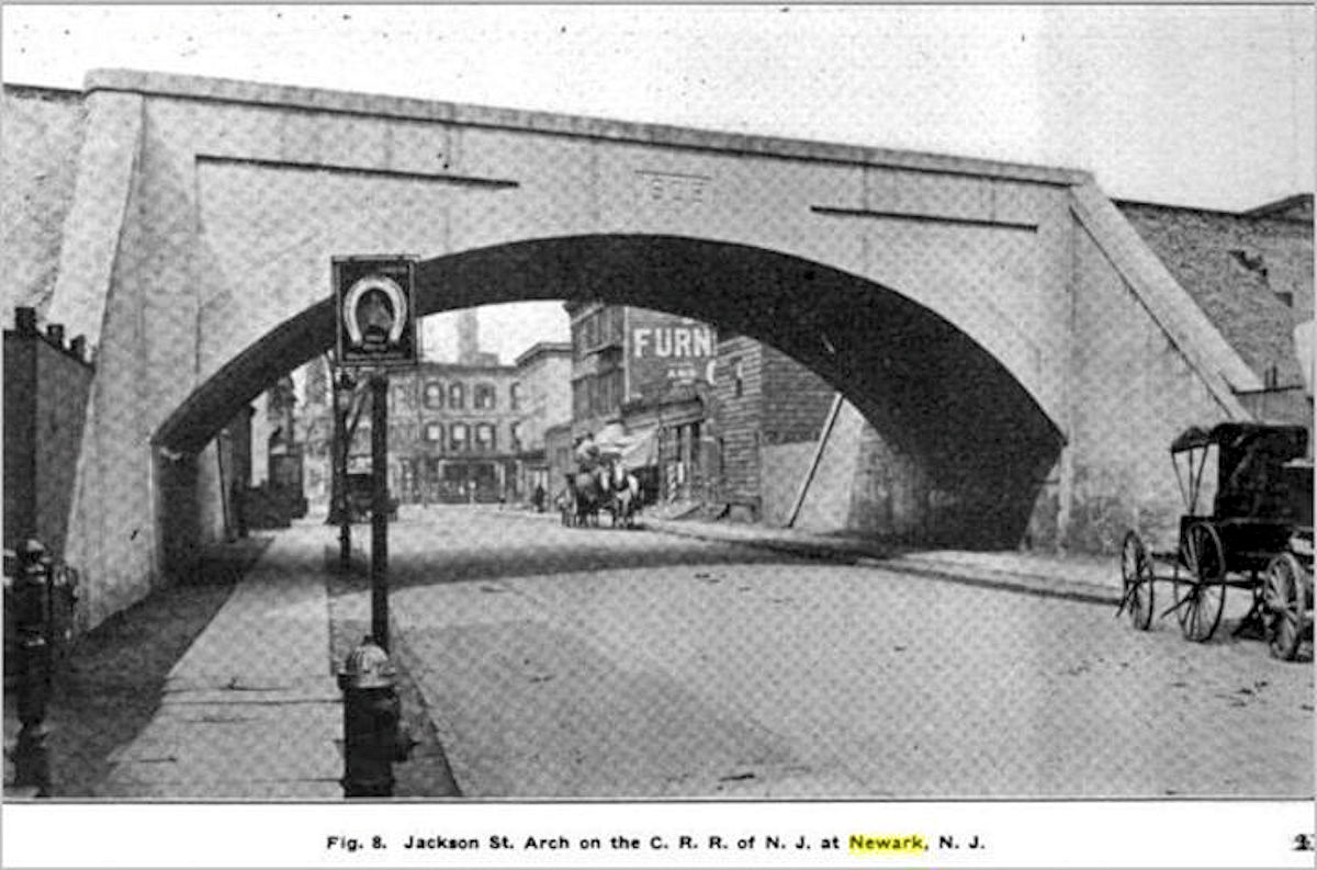Jackson Street Arch
Image from Gonzalo Alberto
