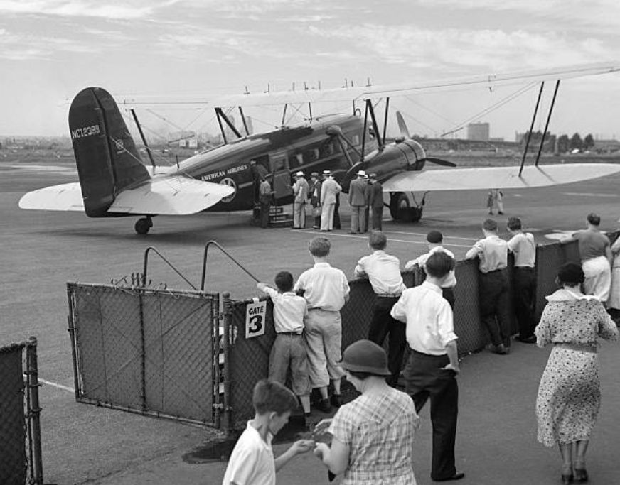 American Airlines Condor Biplane
Passengers boarding an American Airlines Condor Biplane for a commercial flight from Newark Airport 1930's

The June 15, 1934 American Airlines system timetable marketed its Condors as being "The World's First Complete Sleeper-Planes" with these 12-passenger aircraft being equipped with sleeper berths and also being capable of cruising at 190 miles per hour.

Getty Images
